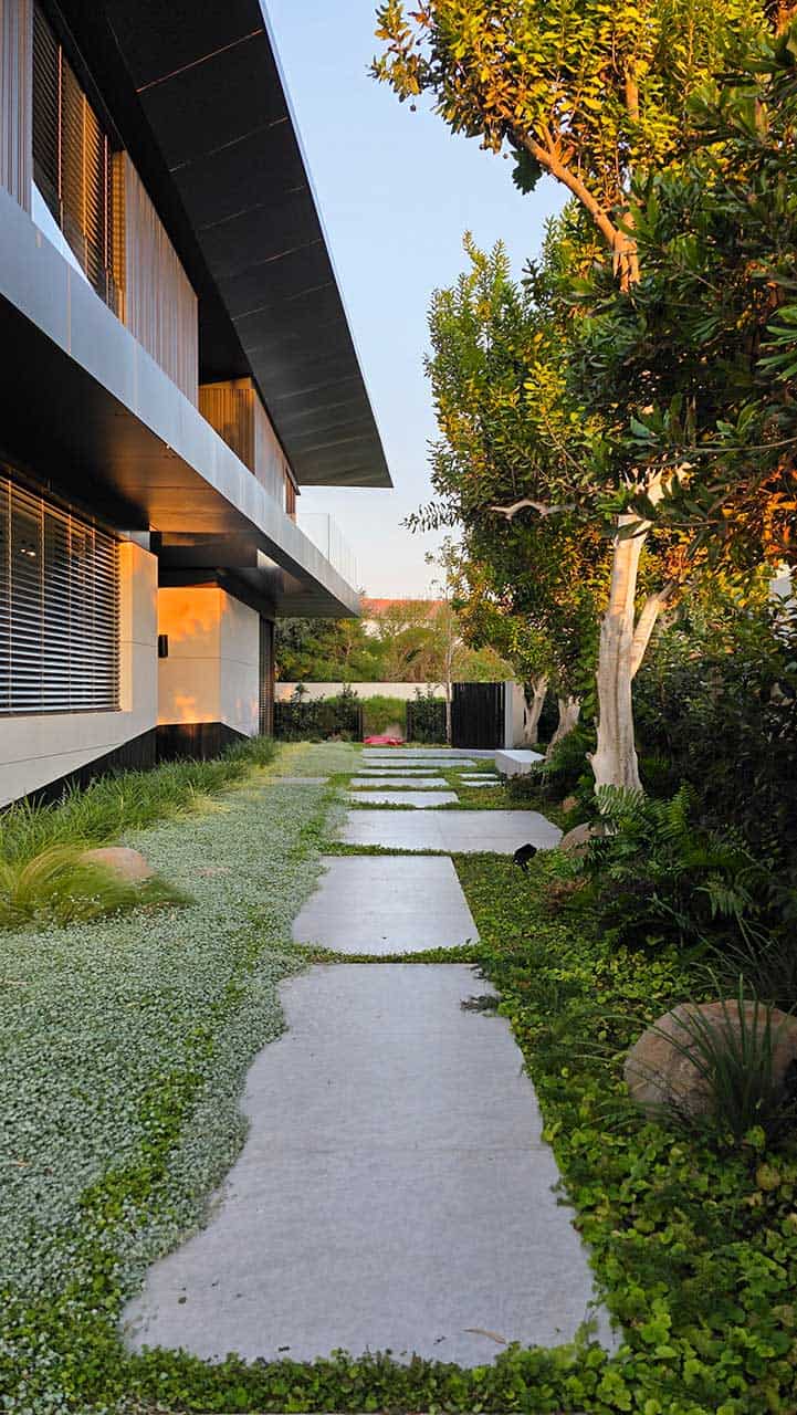 תמונה 11 מתוך 19 בZHR PROJECT